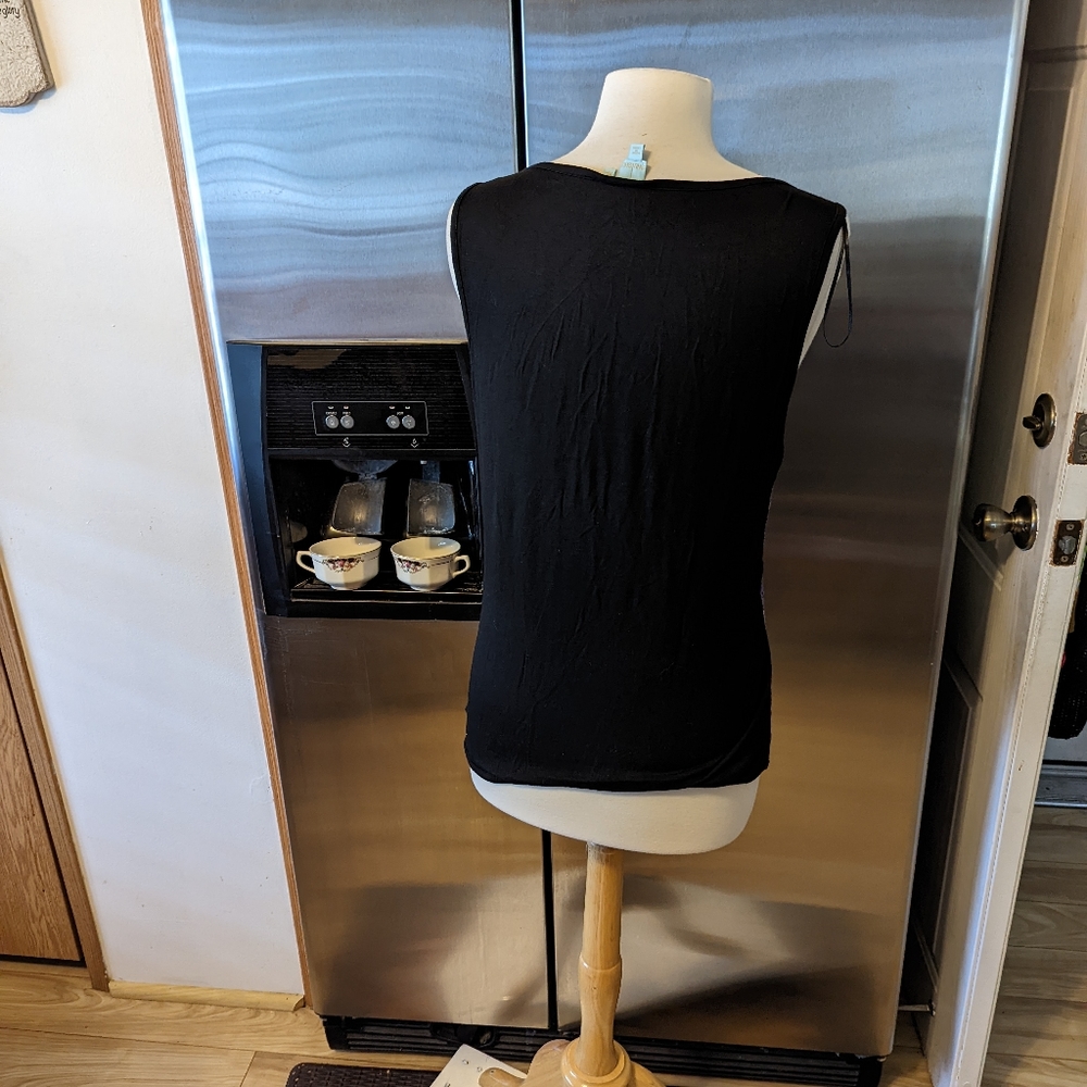 ShuShu Top.   A101 - Picture 3 of 4